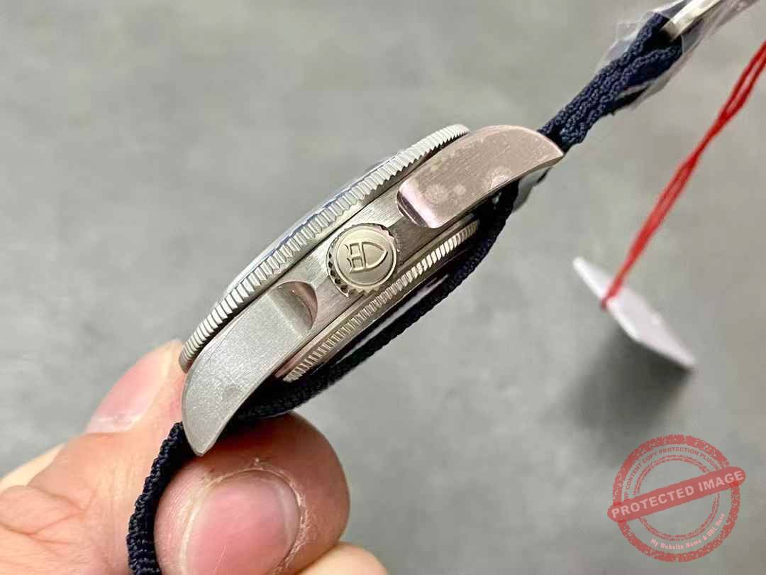 tudor pelagos fxd titanium navy blue strap